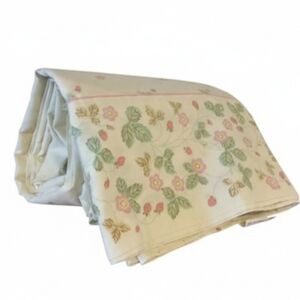 Wamsutta Twin Flat Sheet with Floral Design